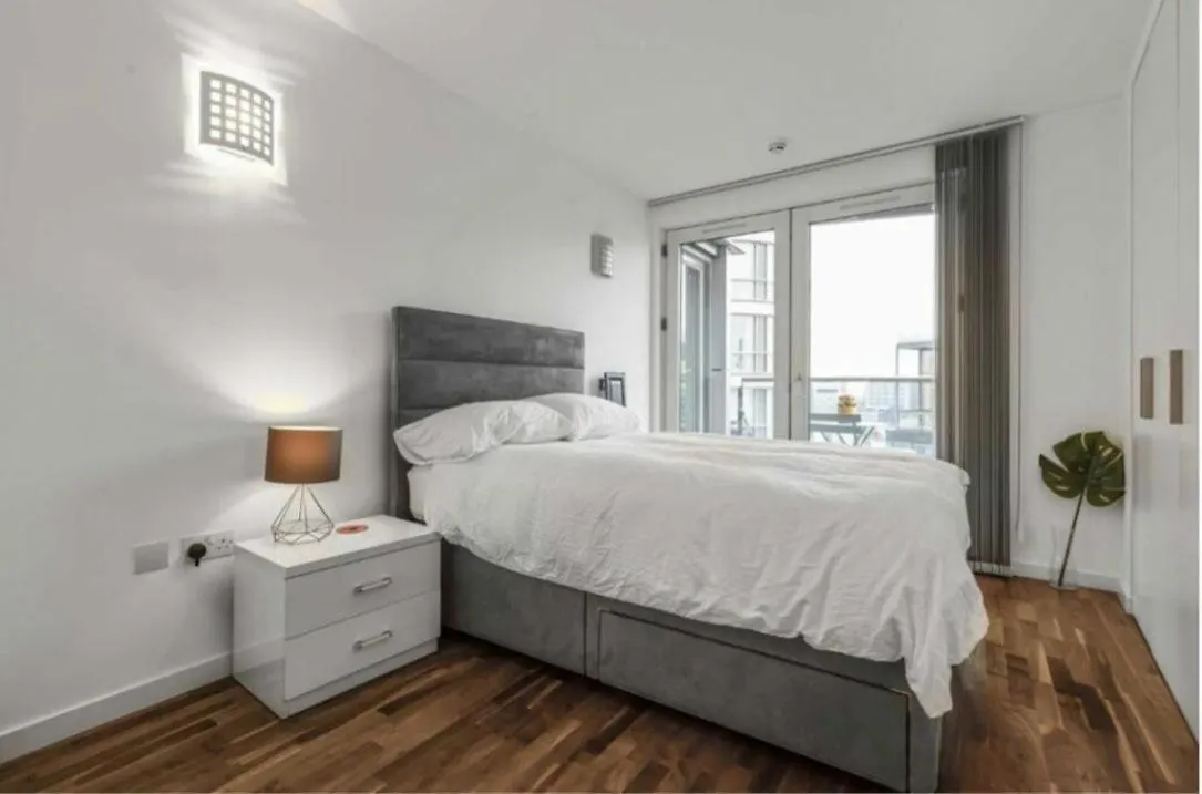 Luxury 2 Bed Flat, Nice View & Spa - Canarywharf London