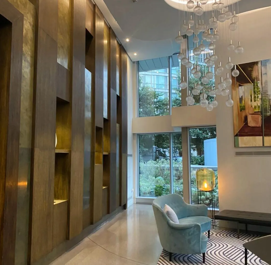 Luxury 2 Bed Flat, Nice View & Spa - Canarywharf London Apartment